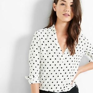 EXPRESS white + black dot portofino button down